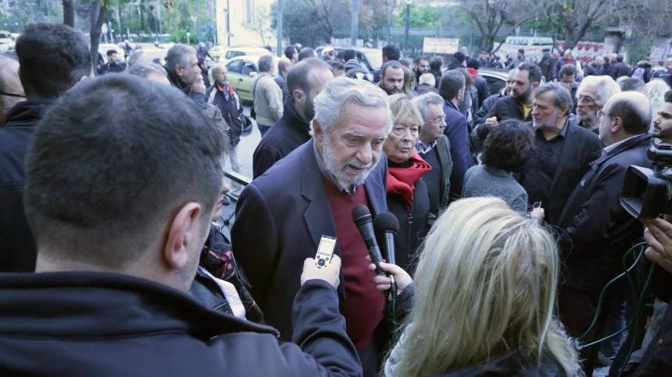 Προπηλακισμός ΣΥΡΙΖαίων στο Πολυτεχνείο: Καταδικάζει ο πολιτικός κόσμος, «πανηγυρίζει» το Twitter!